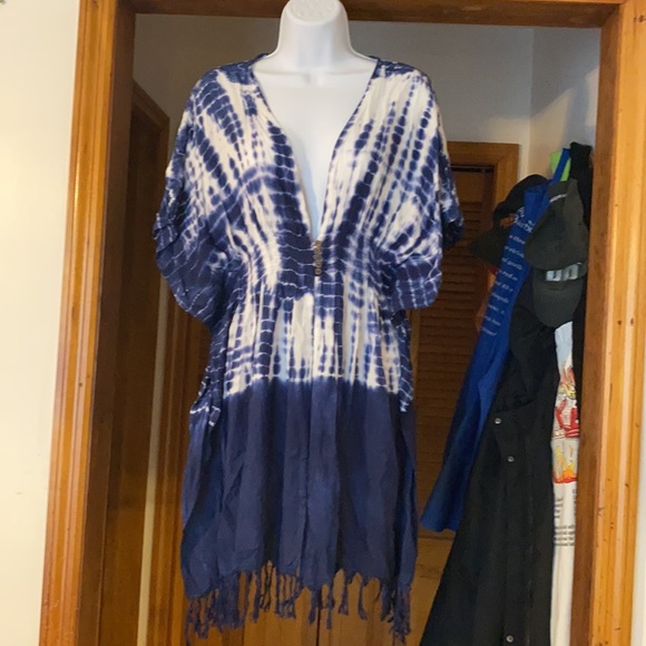 Top - Picture 2 of 7